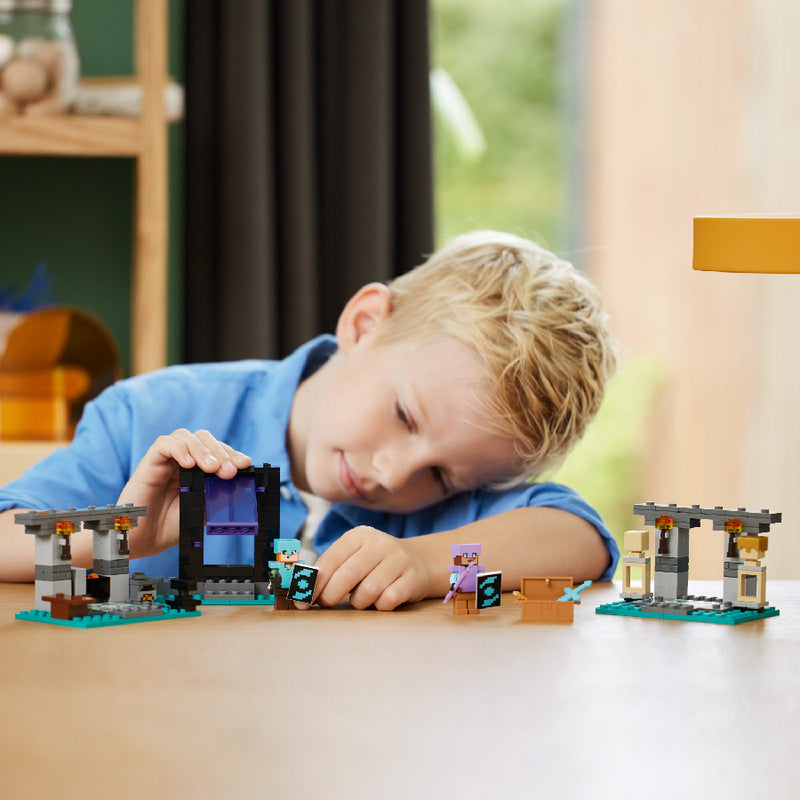 Đồ chơi lắp ráp Kho chế tạo vũ khí LEGO MINECRAFT 21252 (203 chi tiết) - ảnh 5