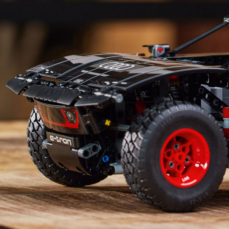 Đồ chơi lắp ráp Siêu Xe Audi RS Q e-tron LEGO TECHNIC 42160 (914 chi tiết) - ảnh 6